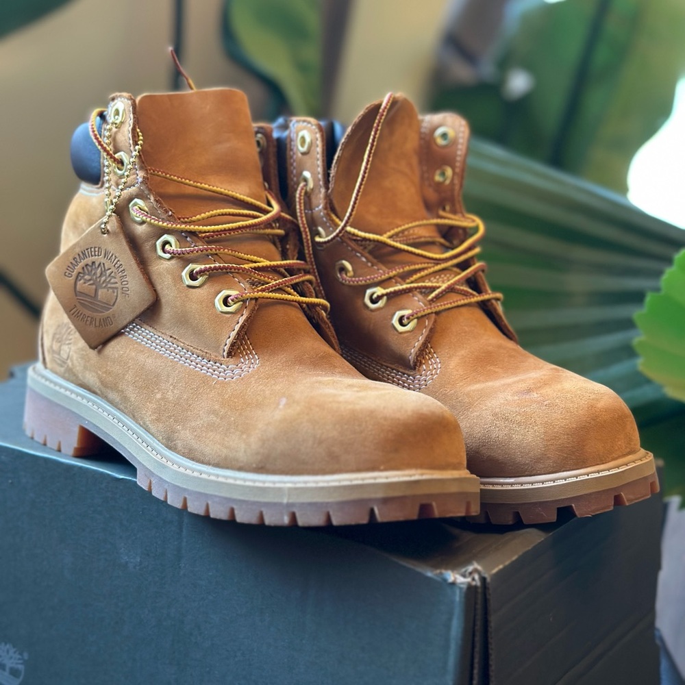 Timberland boots size 4